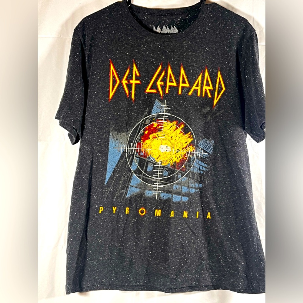 Def Leppard 2018 Pyromania Mens Graphic T Shirt Black Size L Cotton Blend
